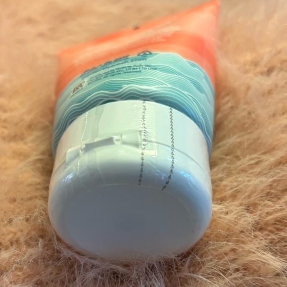 Perfectly Posh~Don’t Get Tide Down~BFYHC~New and Sealed - Picture 7 of 8